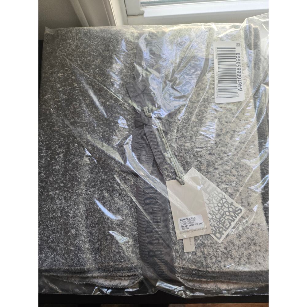 barefoot dreams cozychic confetti scarf green-fog gray OS.